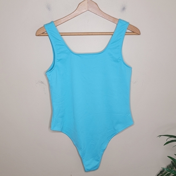 Everyday Chic Boutique | Turquoise Square Neck Bodysuit Tank Size Medium - Picture 5 of 5